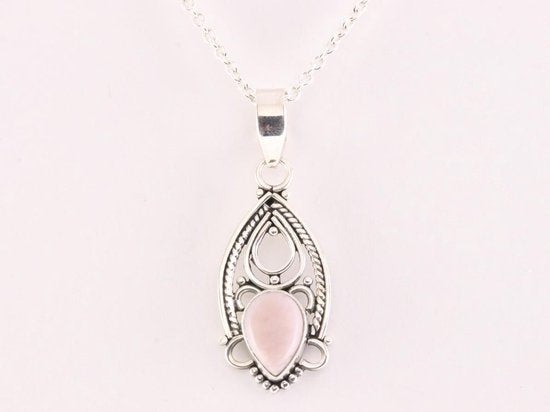 Fijne opengewerkte zilveren hanger met roze opaal aan ketting afbeelding 4