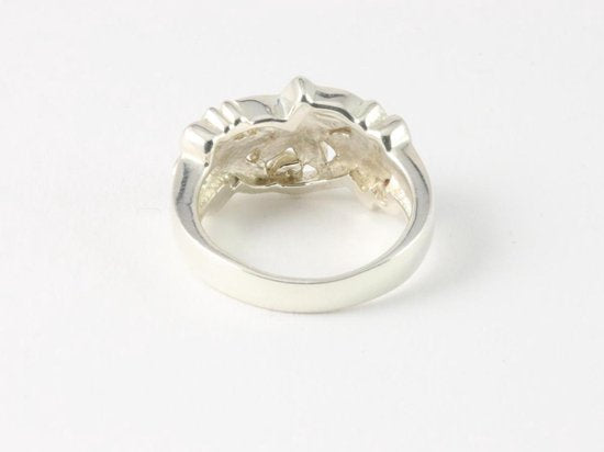 Opengewerkte zilveren ring met rode koraal steen bloemen afbeelding 3