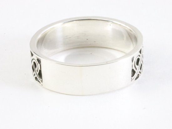 Zilveren ring met fantasie gravering afbeelding 2