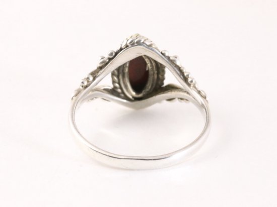 Fijne bewerkte zilveren ring met rode jaspis afbeelding 3