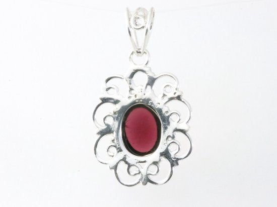 Opengewerkte zilveren hanger met granaat afbeelding 3
