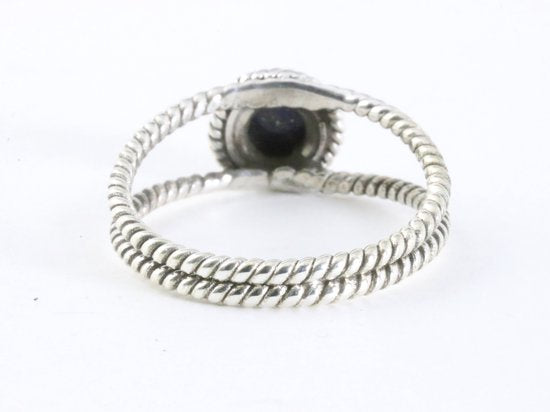 Opengewerkte zilveren ring met lapis lazuli afbeelding 3