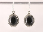 Bewerkte ovale zilveren oorbellen met onyx afbeelding 1