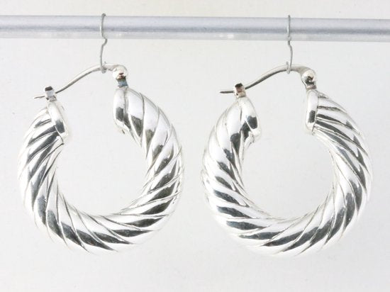 Bewerkte zilveren oorringen afbeelding 4