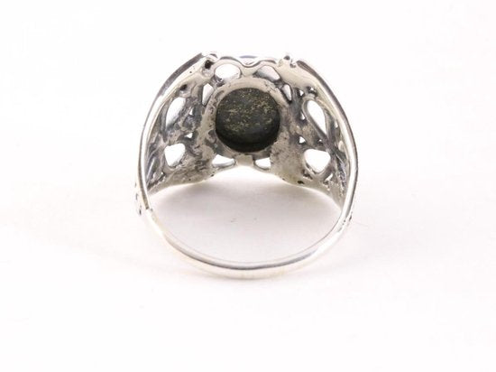 Opengewerkte zilveren ring met lapis lazuli afbeelding 3