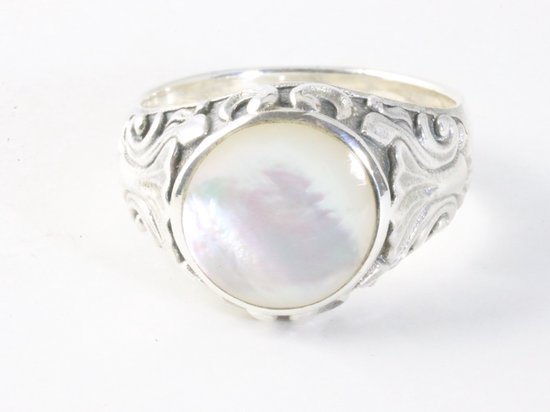 Zware bewerkte zilveren ring met parelmoer afbeelding 4