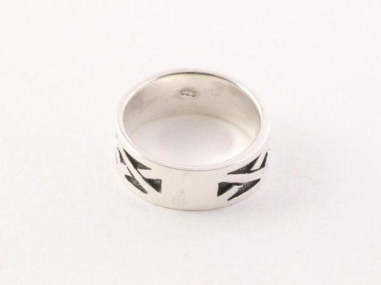 Brede zilveren ring met kruiskabelpatroon afbeelding 2