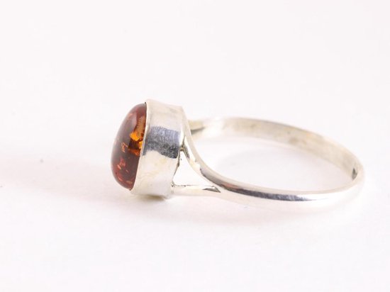 Fijne zilveren ring met amber afbeelding 2