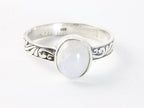 Fijne bewerkte zilveren ring met regenboog maansteen afbeelding 4