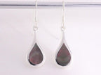 Druppelvormige zilveren oorbellen met zwarte parelmoer afbeelding 3