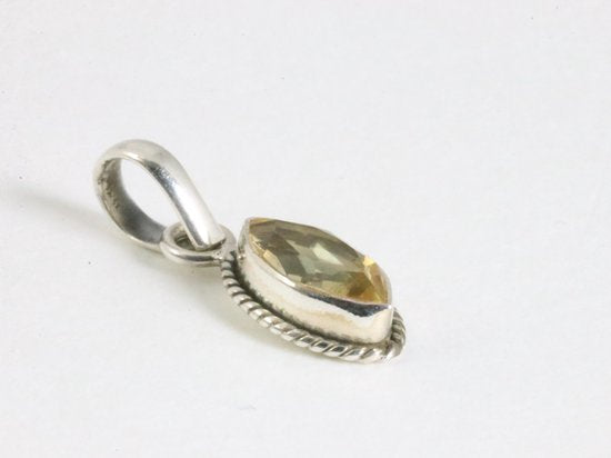 Fijne bewerkte zilveren hanger met citrien aan ketting afbeelding 2