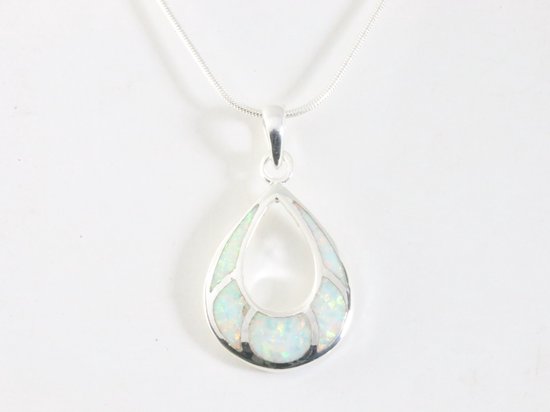 Opengewerkte zilveren hanger met welo opaal aan ketting afbeelding 4