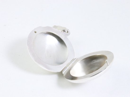 Fijn rond hoogglans zilveren medaillon met fantasie gravering afbeelding 5