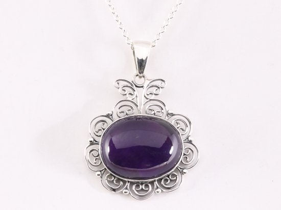Grote opengewerkte zilveren hanger met amethist aan ketting afbeelding 4