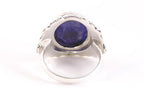 Bewerkte zilveren ring met blauwe saffier afbeelding 3