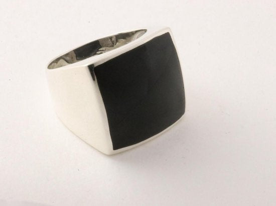 Hoogglans zilveren zegelring met onyx afbeelding 1