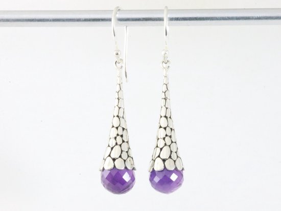 Bewerkte zilveren pegel oorbellen met amethist afbeelding 4