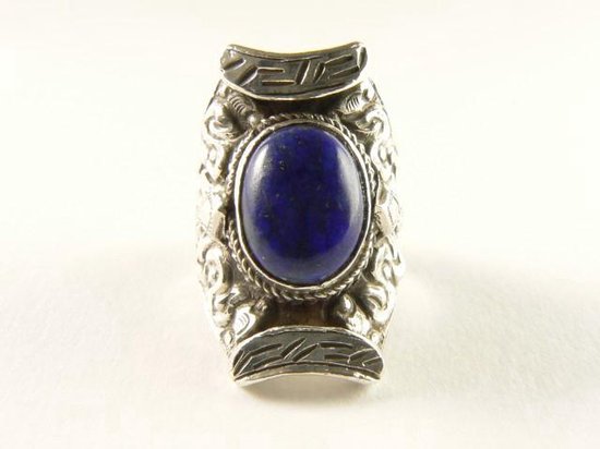 Bewerkte zilveren zadelring met lapis lazuli afbeelding 2