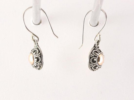 Fijne bewerkte ronde zilveren oorbellen met 18K gouden decoratie afbeelding 2