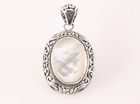 Bewerkte zilveren hanger met parelmoer afbeelding 4