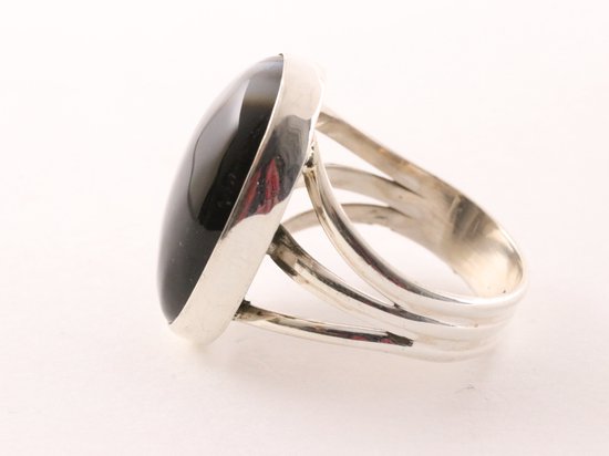 Grote ovale zilveren ring met gestreepte onyx afbeelding 2