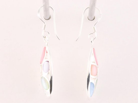 Lange opengewerkte zilveren oorbellen met veelkleurige schelp afbeelding 2