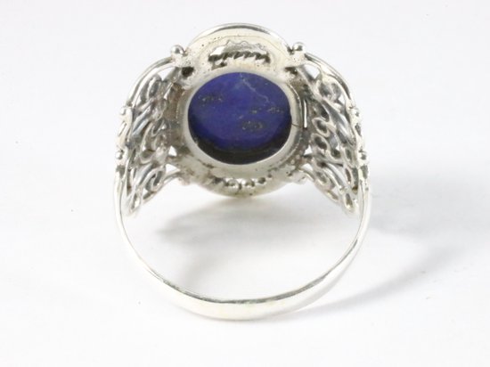 Opengewerkte zilveren ring met lapis lazuli afbeelding 3