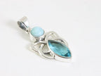 Fijne opengewerkte zilveren hanger met larimar en blauwe topaas aan ketting afbeelding 2