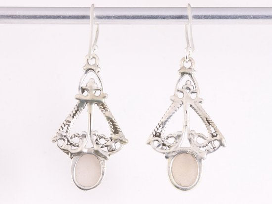 Opengewerkte zilveren oorbellen met roze morganiet afbeelding 3