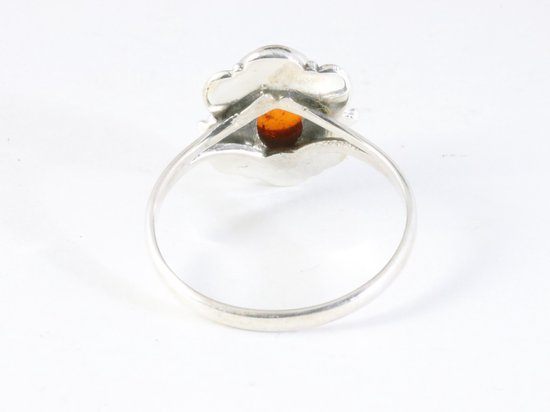 Fijne bewerkte zilveren ring met amber afbeelding 3
