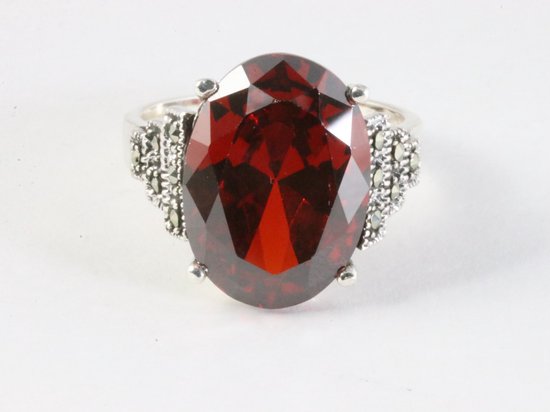 Zware zilveren ring met granaat en marcasiet afbeelding 4