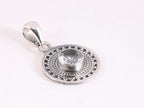 Fijne bewerkte ronde zilveren hanger met bergkristal afbeelding 2
