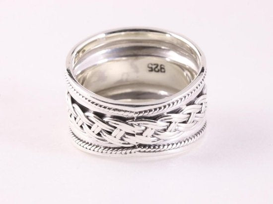 Brede zilveren ring met vlechtmotief en kabelpatronen afbeelding 3