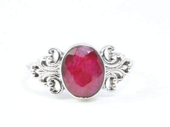 Fijne bewerkte zilveren ring met robijn afbeelding 4