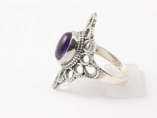 Opengewerkte zilveren ring met amethist afbeelding 2