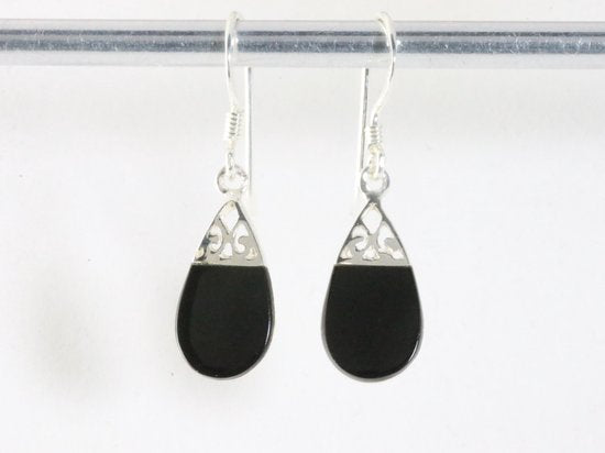 Fijne opengewerkte zilveren oorbellen met onyx afbeelding 4