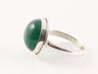 Ronde zilveren ring met groene onyx afbeelding 2