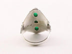Langwerpige bewerkte zilveren ring met groene onyx afbeelding 3