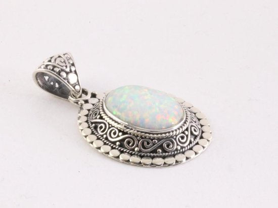 Bewerkte zilveren hanger met welo opaal afbeelding 2