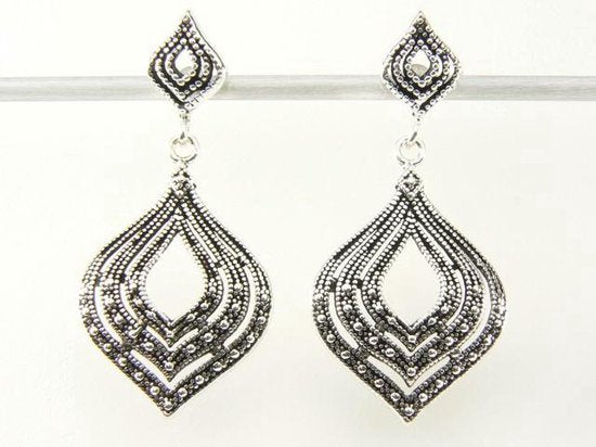 Bewerkte zilveren oorstekers afbeelding 4