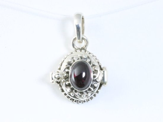 Traditioneel fijn bewerkt zilveren medaillon met granaat afbeelding 4