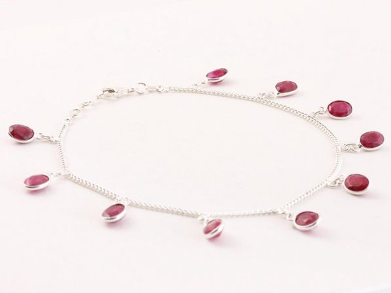 Fijne zilveren enkelband met robijn afbeelding 2