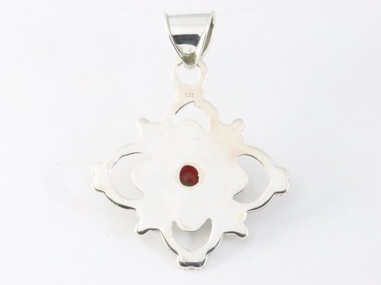 Traditionele bewerkte zilveren hanger met robijn afbeelding 3
