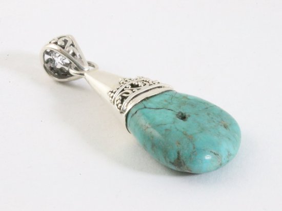 Traditionele bewerkte zilveren hanger met Tibetaanse turkoois aan ketting afbeelding 2