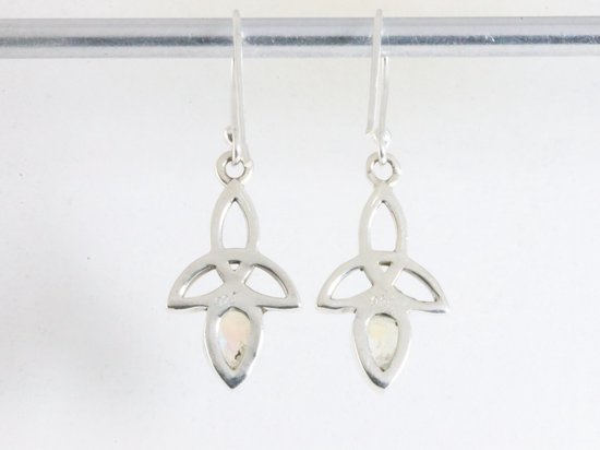 Opengewerkte zilveren oorbellen met regenboog maansteen afbeelding 2