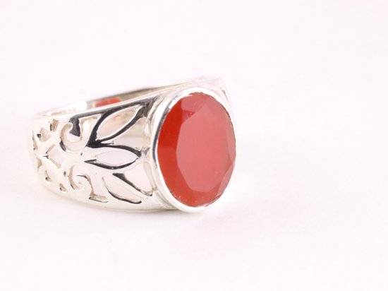 Opengewerkte zilveren ring met carneool afbeelding 1