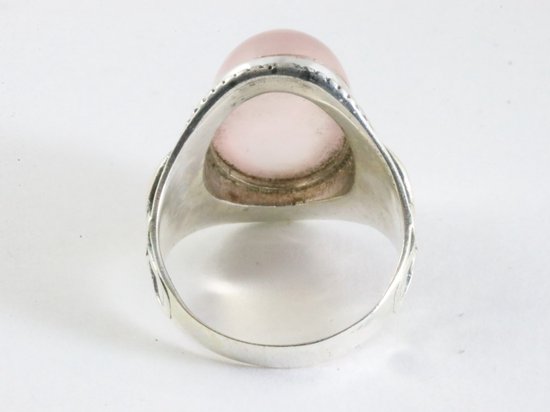 Zware bewerkte zilveren ring met rozenkwarts afbeelding 3
