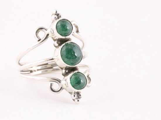 Opengewerkte zilveren ring met 3 jade stenen afbeelding 1