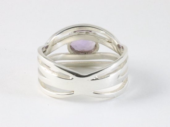 Opengewerkte zilveren ring met amethist afbeelding 3