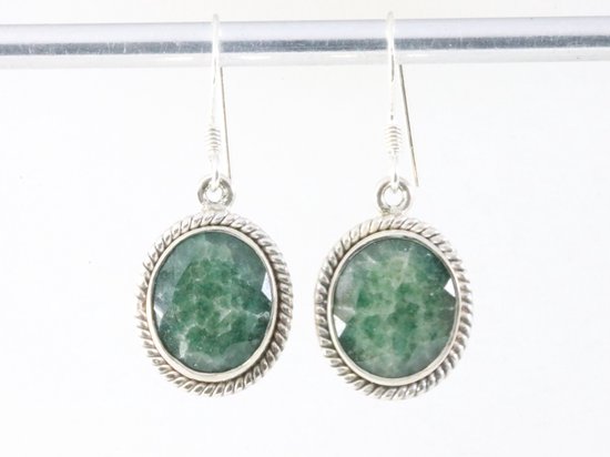 Bewerkte ovale zilveren oorbellen met smaragd afbeelding 3